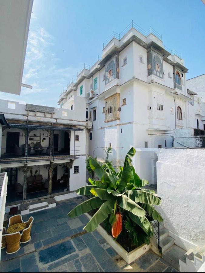 Little Garden Guest House Удайпур Екстериор снимка