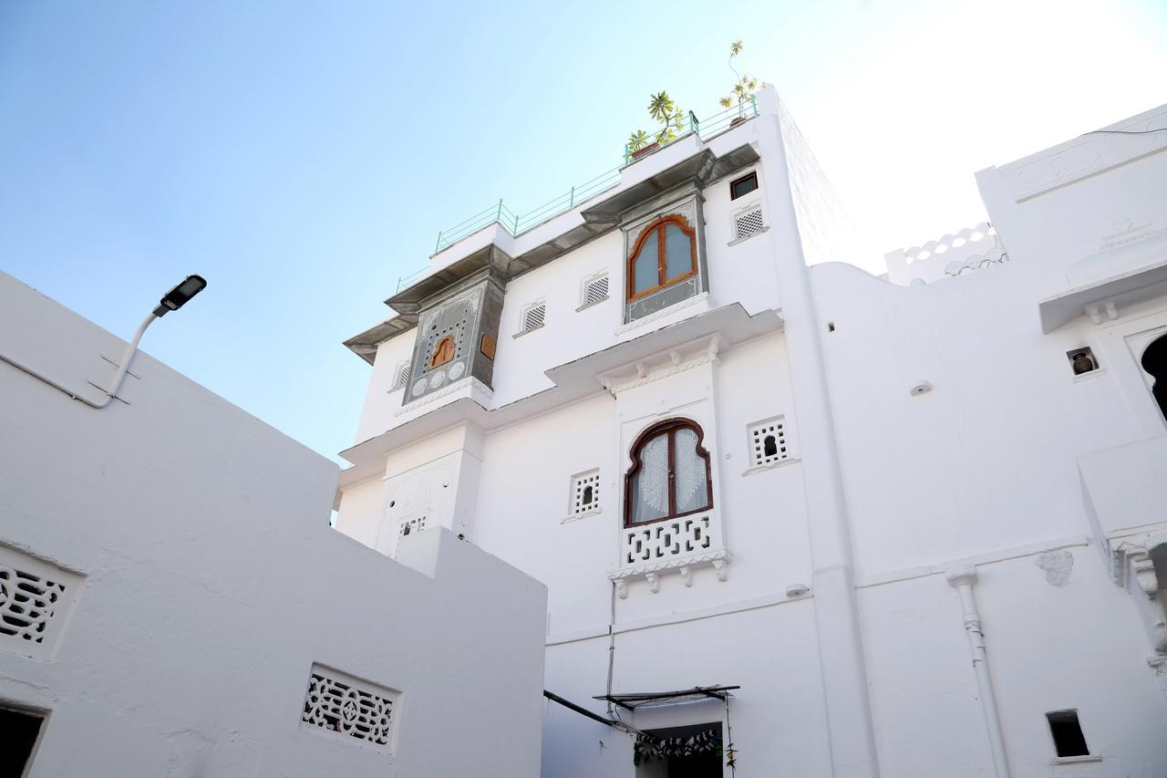 Little Garden Guest House Удайпур Екстериор снимка